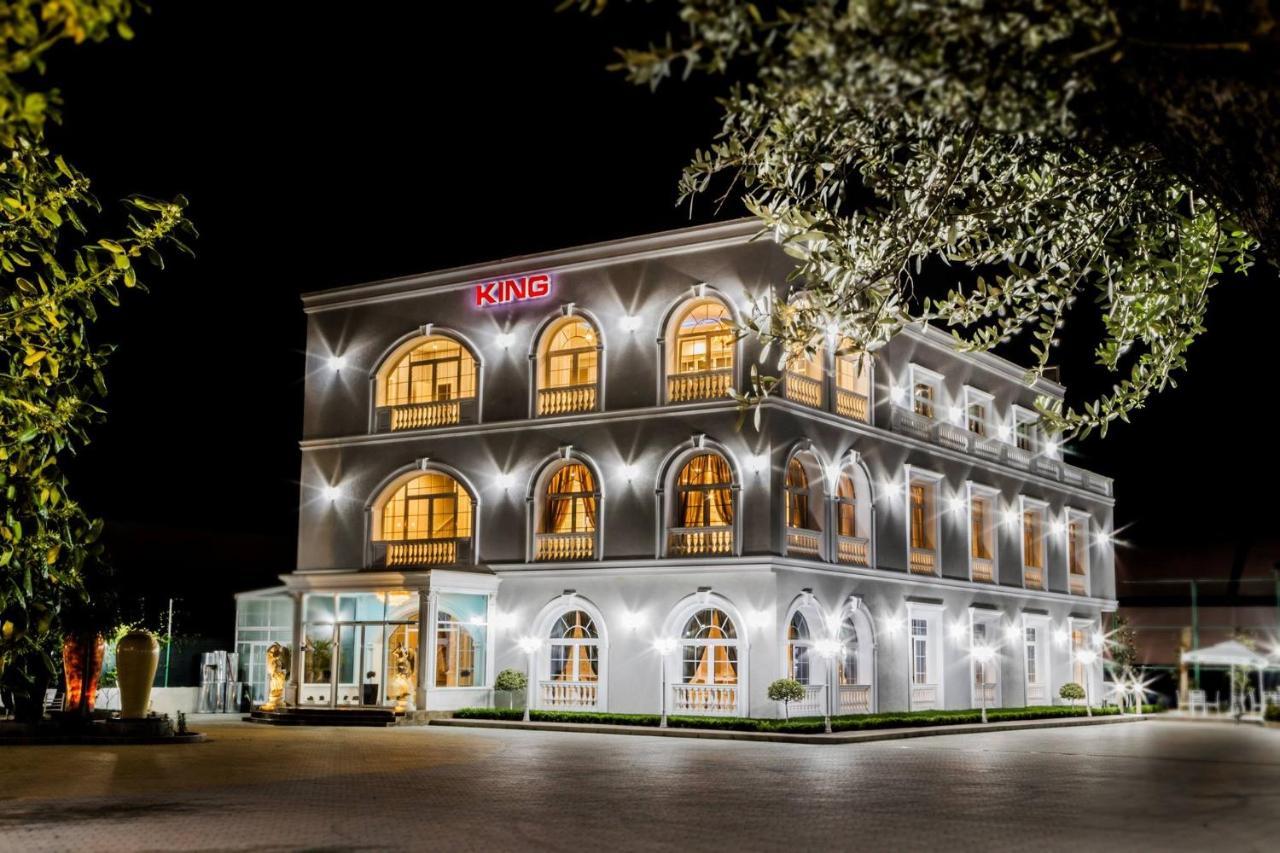 The King Resort Bërxull エクステリア 写真