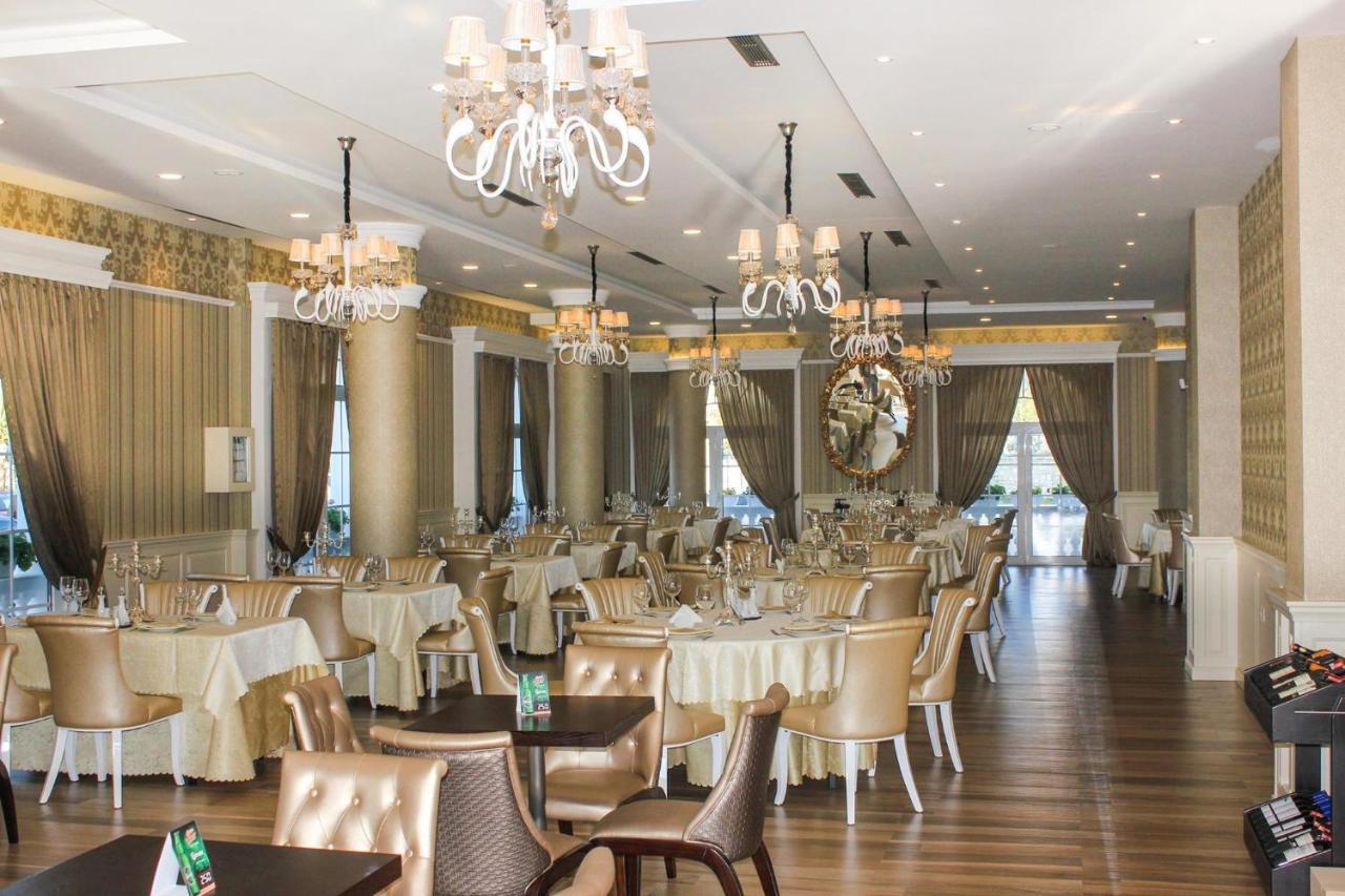 The King Resort Bërxull エクステリア 写真