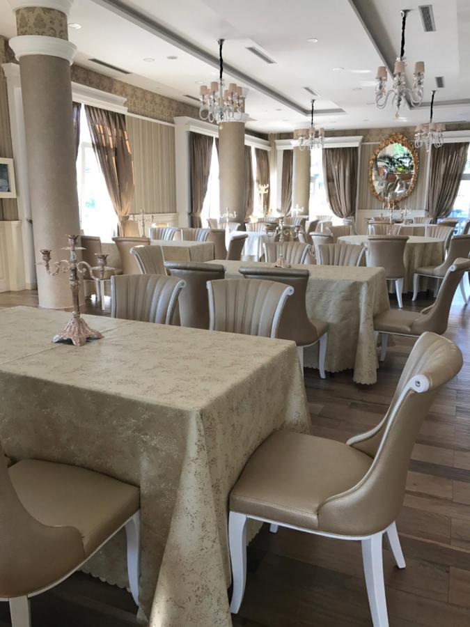 The King Resort Bërxull エクステリア 写真