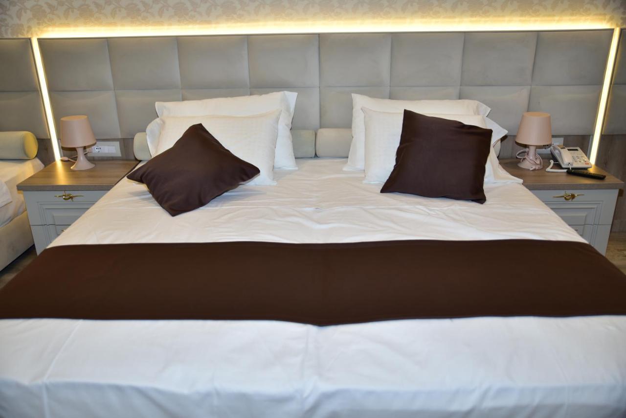 The King Resort Bërxull エクステリア 写真