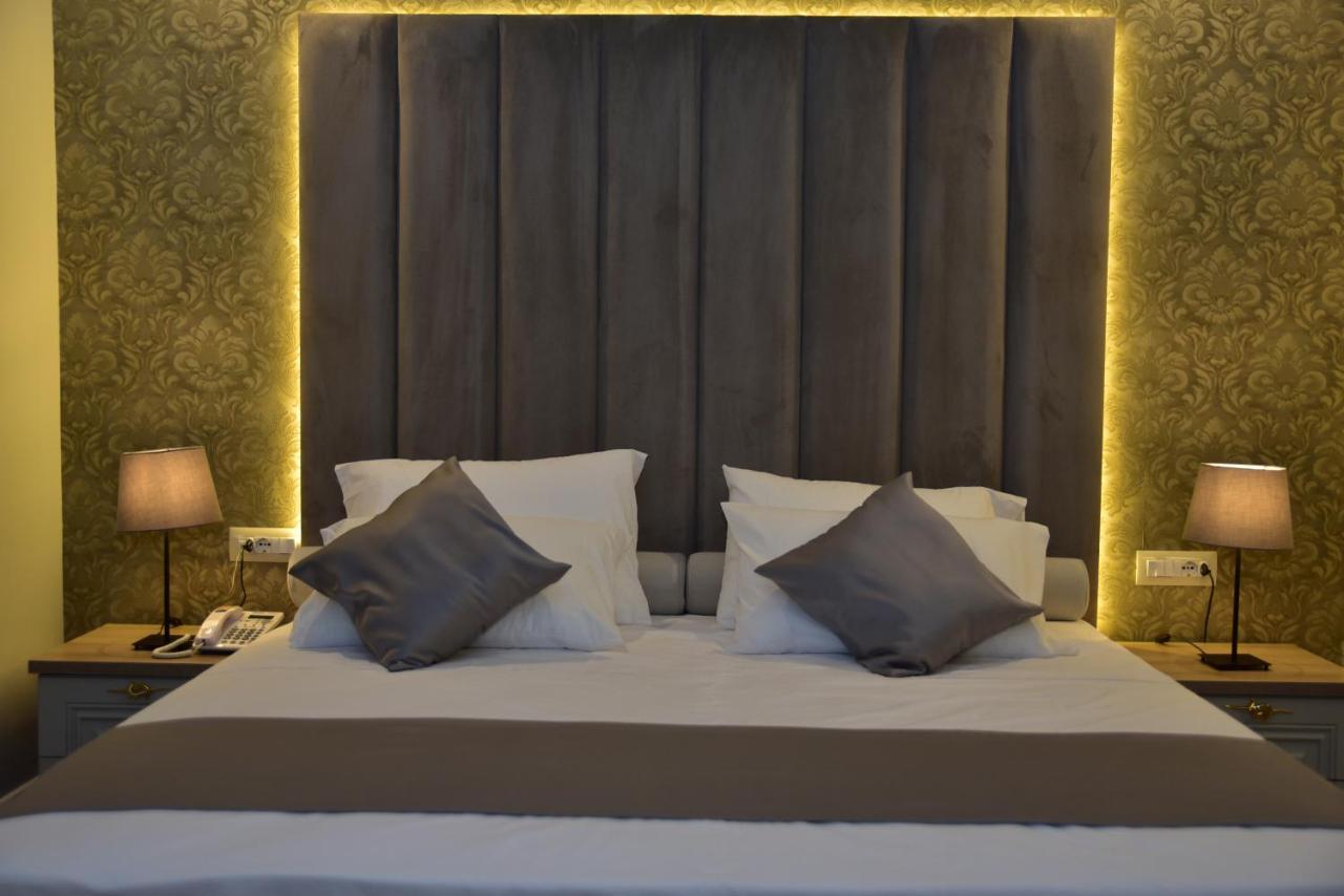 The King Resort Bërxull エクステリア 写真