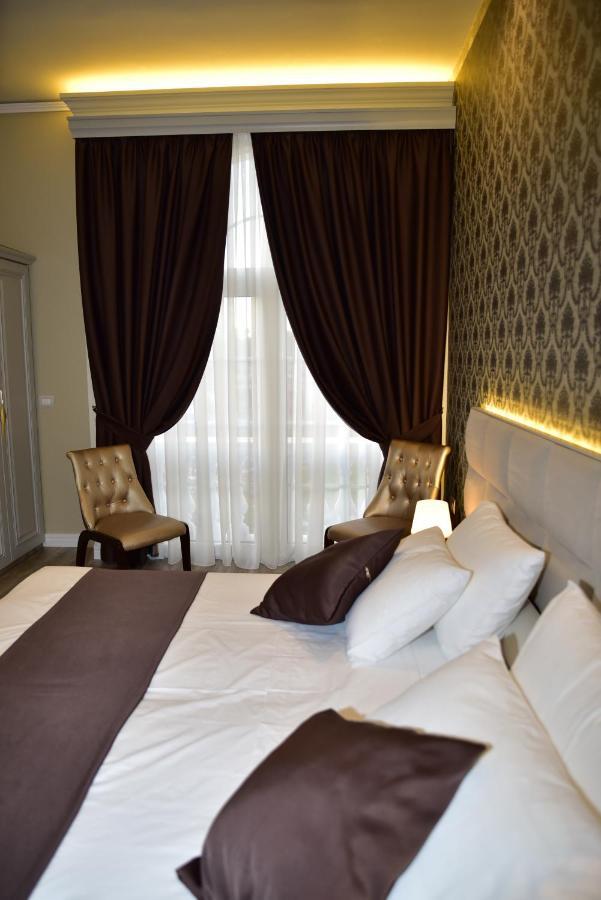 The King Resort Bërxull エクステリア 写真
